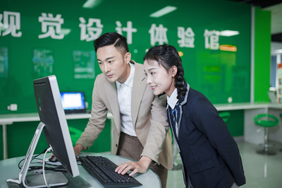 女生學習電子商務的前景與發(fā)展機遇